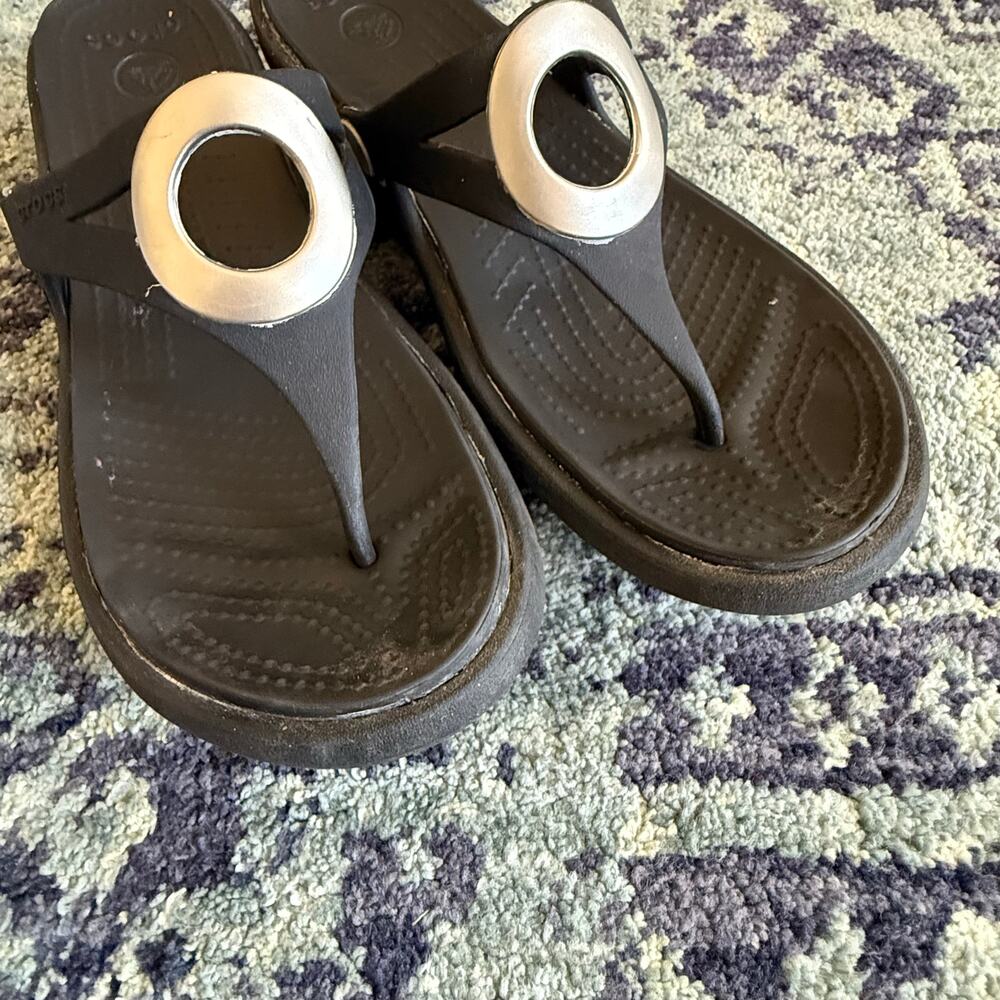 Black Women’s Crocs Light Wedge Rubber Thong Sandals with Silver Ring Detail - Picture 7 of 8